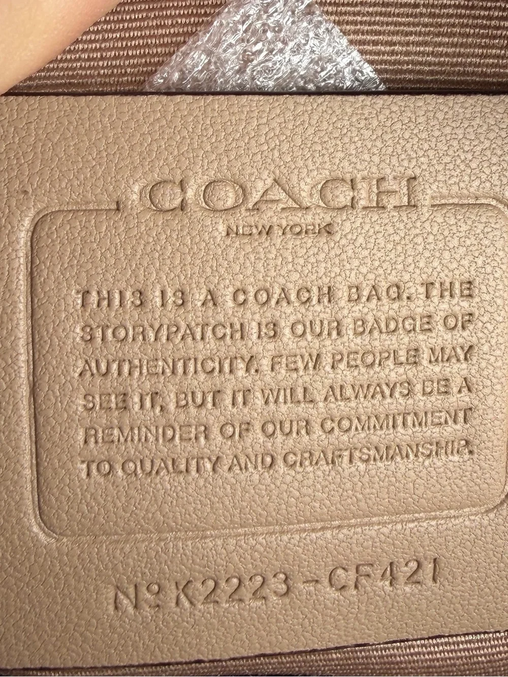 COACH SYDNEY SATCHEL WITH HEART CHERRY PRINT - Picture 6 of 6